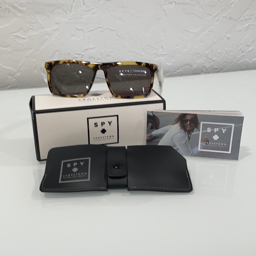 Spy Yonkers Ss Sandstone Happy Bronze